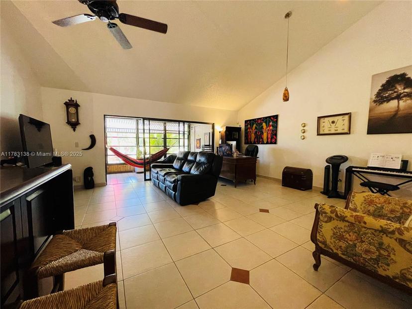 Picture of 570 SW 20Th Ct # 2, Delray Beach FL 33445