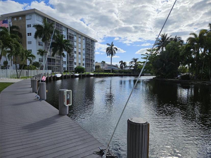Picture of 3000 NE 16Th Ave # 405, Oakland Park FL 33334