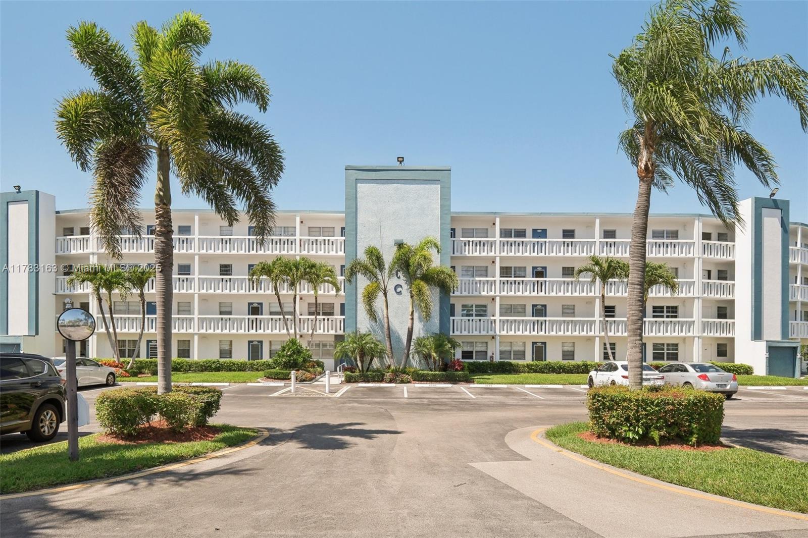 Picture of 2052 Exeter C # 0, Boca Raton, FL 33434