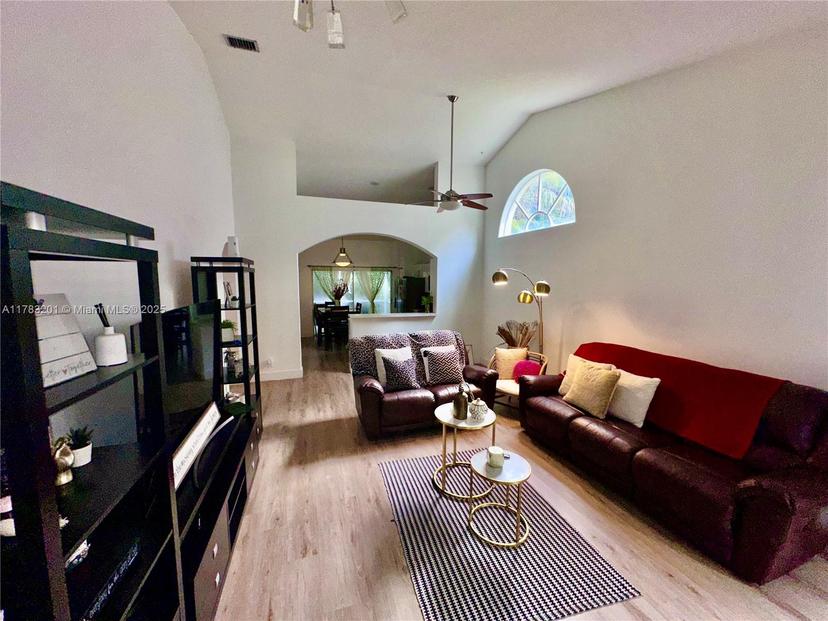 Picture of 3947 Jasmine Ln, Coral Springs FL 33065