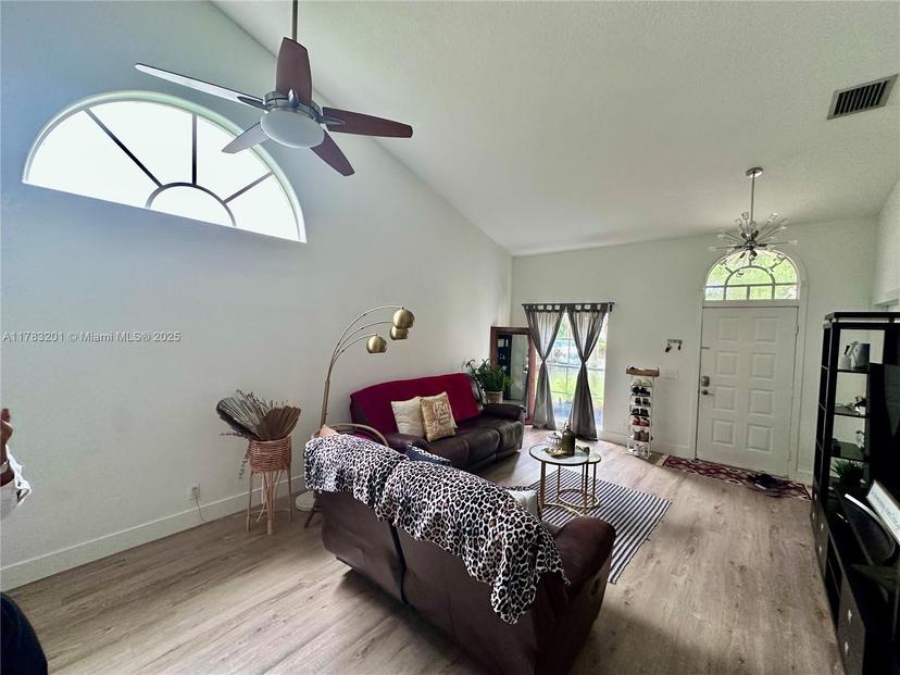 Picture of 3947 Jasmine Ln, Coral Springs FL 33065