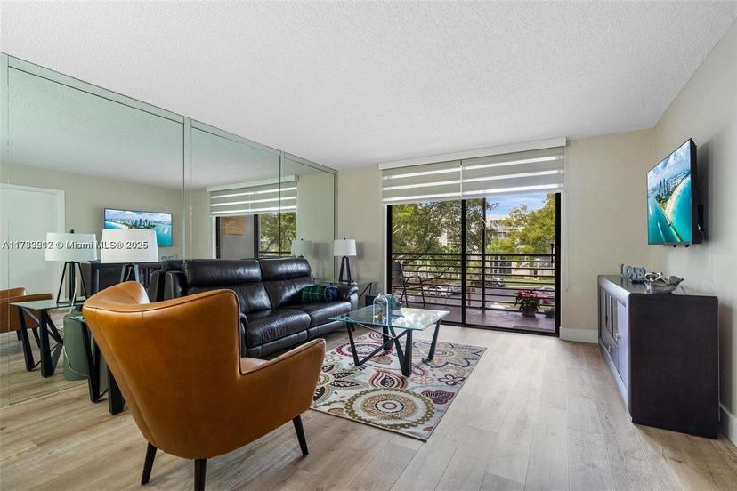 Picture of 1001 Colony Point Cir # 312, Pembroke Pines FL 33026