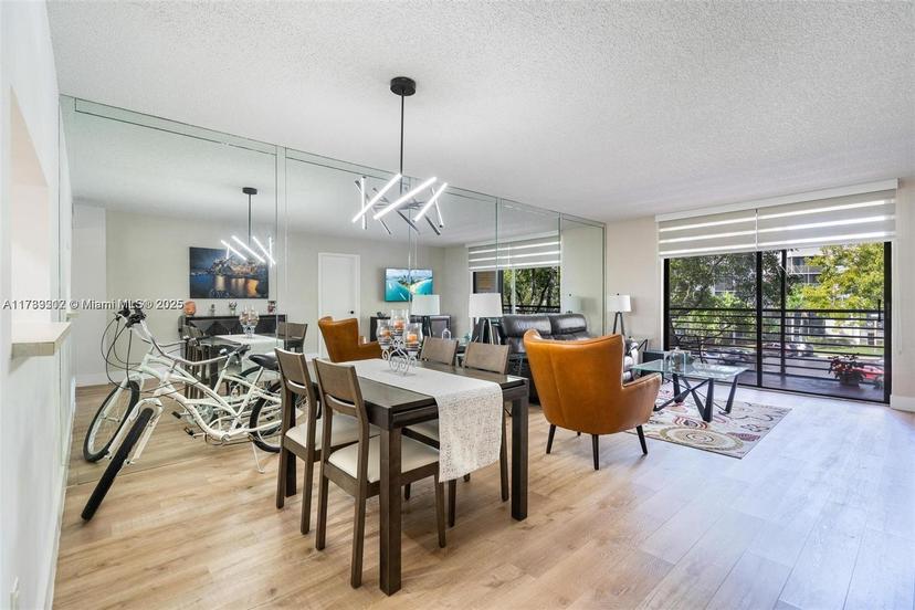 Picture of 1001 Colony Point Cir # 312, Pembroke Pines FL 33026
