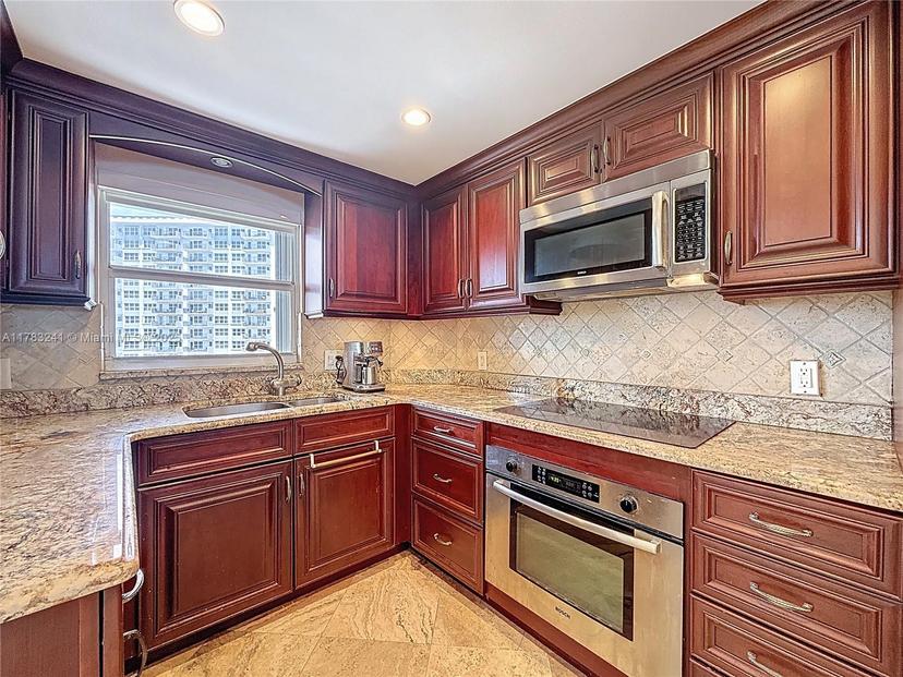 Picture of 328 N Ocean Blvd # 1005, Pompano Beach FL 33062