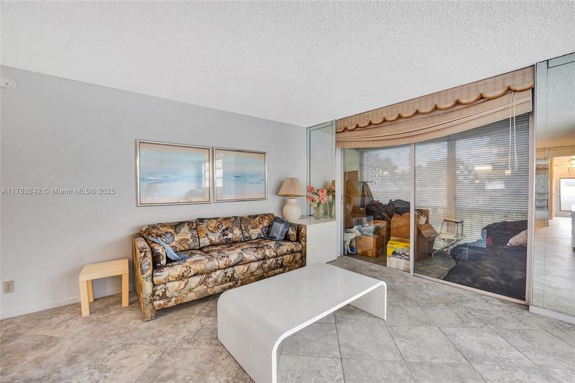 Picture of 811 S Hollybrook Dr # 207, Pembroke Pines FL 33025
