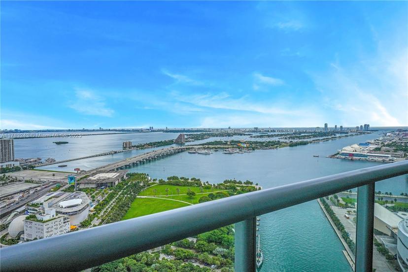 Picture of 888 Biscayne Blvd # 4212, Miami FL 33132