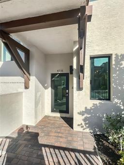 Picture of 4236 NW 82Nd Ave, Doral, FL 33166