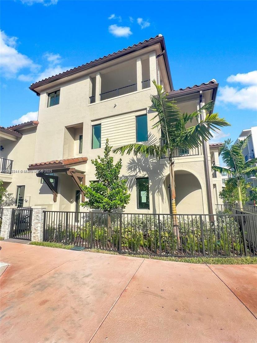 Picture of 4236 NW 82Nd Ave, Doral FL 33166