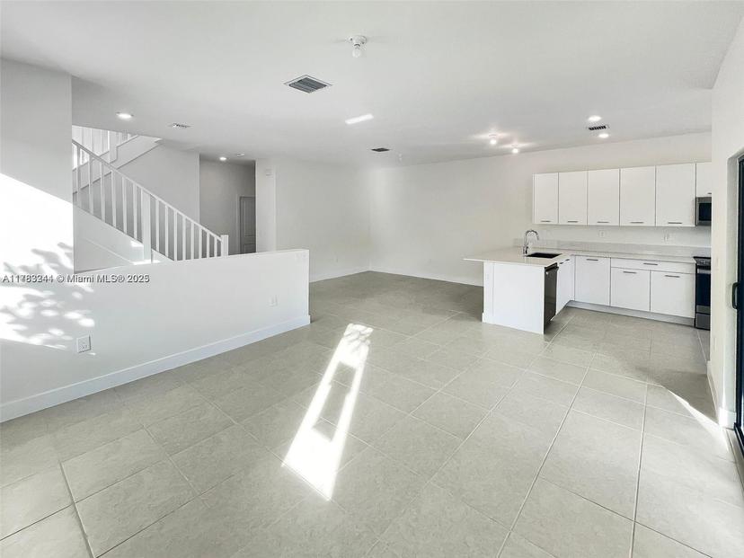 Picture of 4236 NW 82Nd Ave, Doral FL 33166