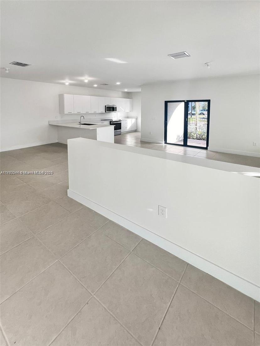 Picture of 4236 NW 82Nd Ave, Doral FL 33166