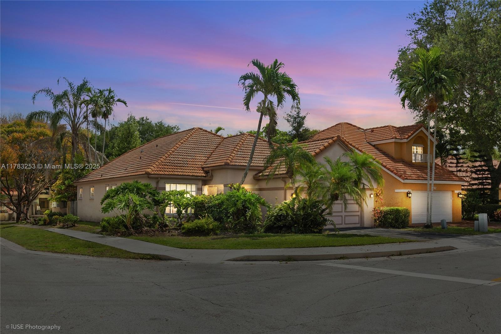 Picture of 2772 Oakview Way, Davie, FL 33328