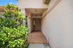 Picture of 2772 Oakview Way, Davie, FL 33328