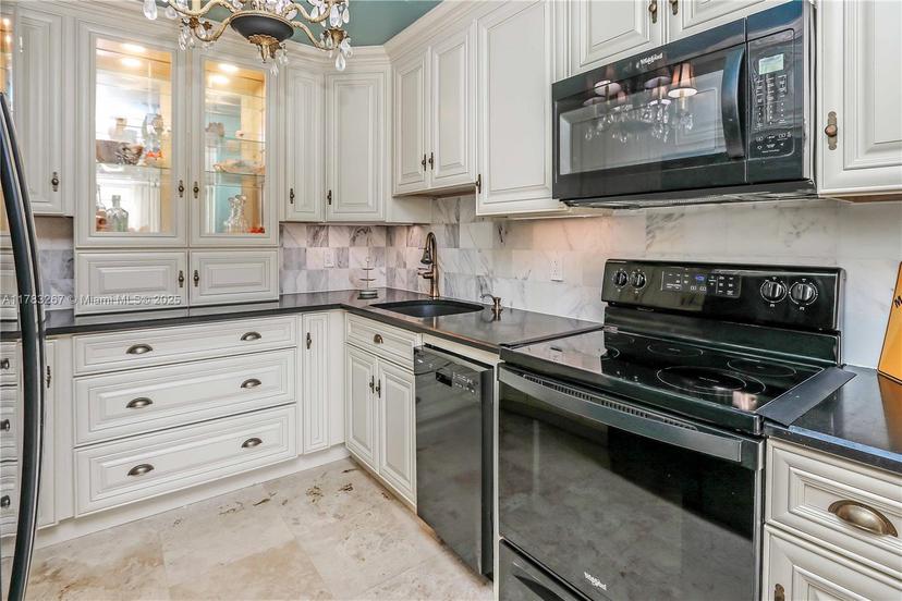 Picture of 1811 Jefferson St # 203, Hollywood FL 33020