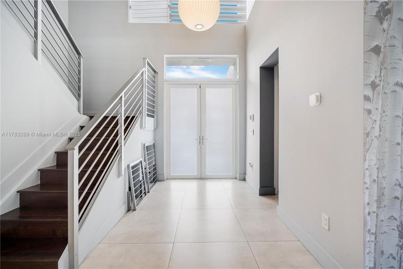 Picture of 10135 NW 77Th St, Doral FL 33178