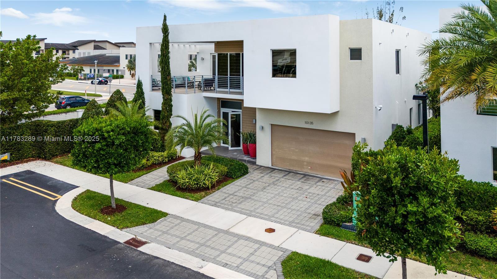 Picture of 10135 NW 77Th St, Doral, FL 33178