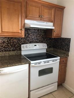 Picture of 1021 NW 45Th St # 4, Deerfield Beach, FL 33064