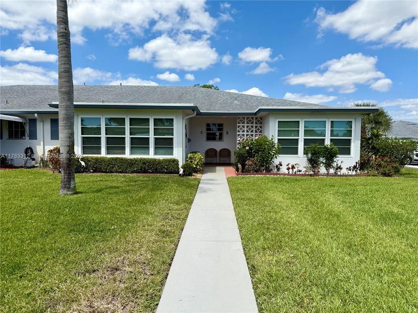 Picture of 1075 Circle Dr # D, Delray Beach FL 33445