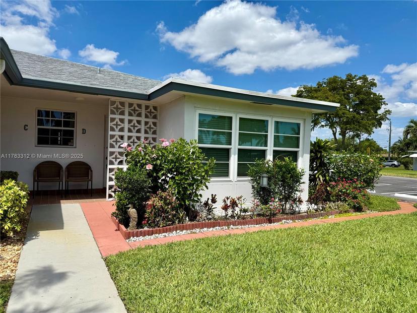 Picture of 1075 Circle Dr # D, Delray Beach FL 33445