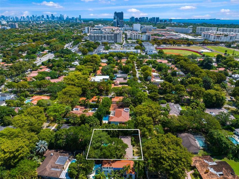 Picture of 619 Altara Ave, Coral Gables FL 33146