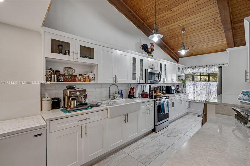 Picture of 11140 Redwood Ave, Pembroke Pines FL 33026