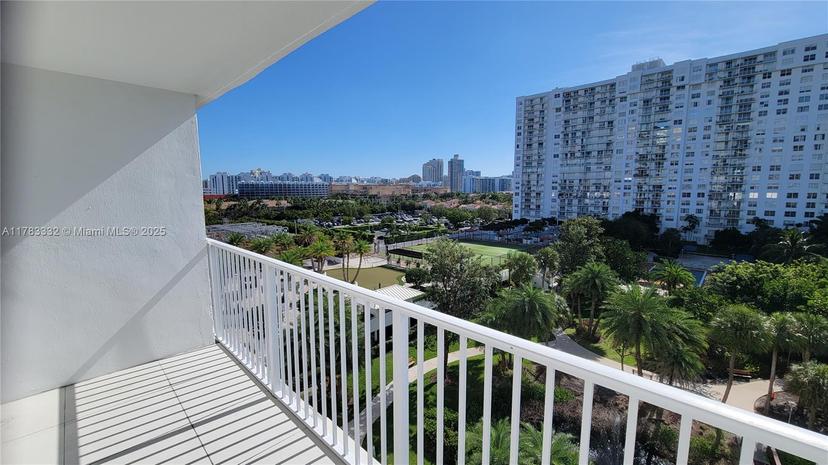 Picture of 2801 NE 183Rd St # 714W, Aventura FL 33160