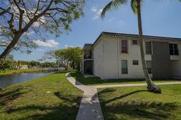 Picture of 10357 N Kendall Dr, Miami, FL 33176