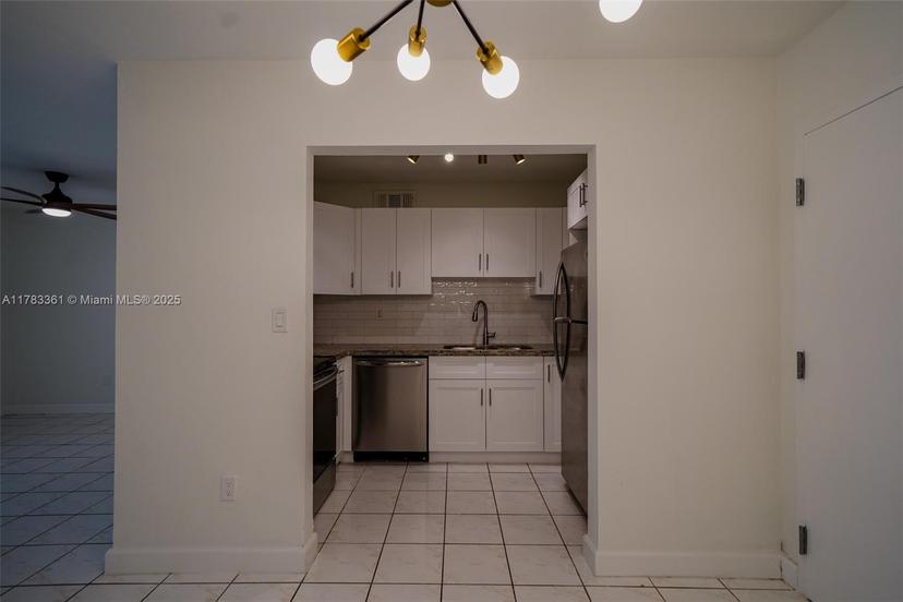 Picture of 10357 N Kendall Dr, Miami FL 33176