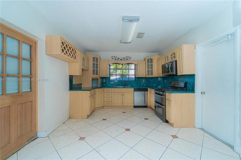 Picture of 430 NE 145Th St, Miami FL 33161