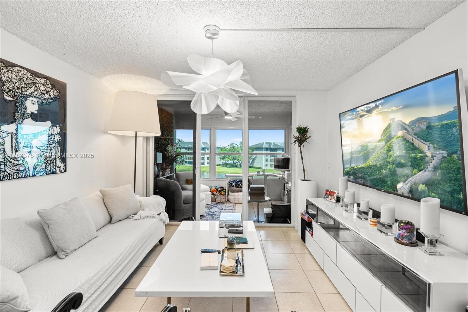 Picture of 9440 Poinciana Pl # 405, Davie, FL 33324