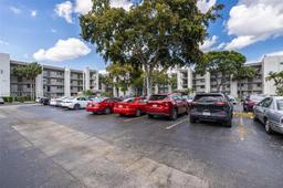 Picture of 9440 Poinciana Pl # 405, Davie, FL 33324