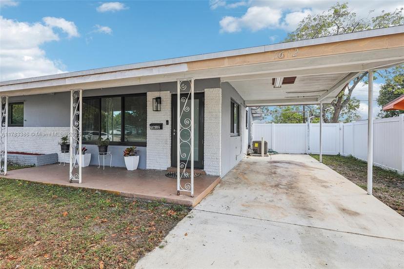 Picture of 7612 Miramar Pkwy, Miramar FL 33023