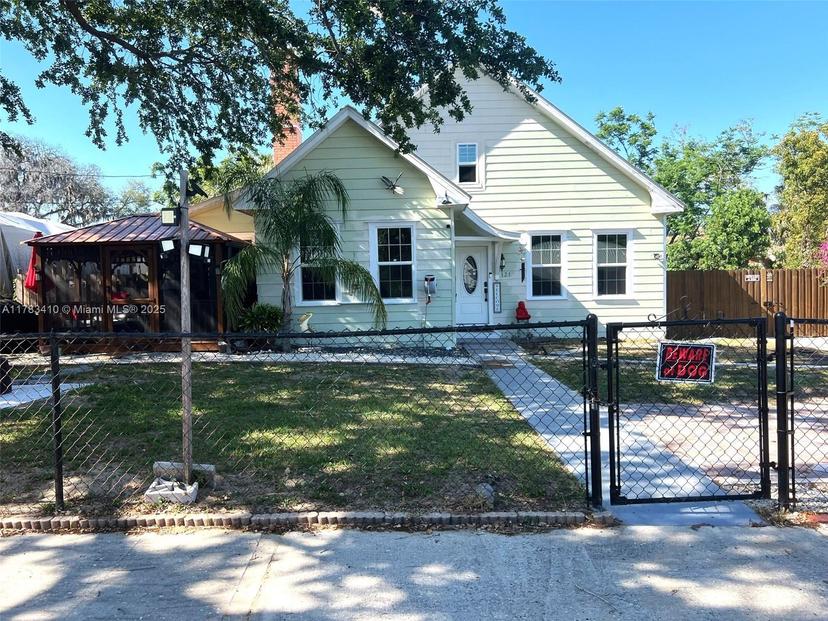 Picture of 121 E Walnut St, Avon Park FL 33825