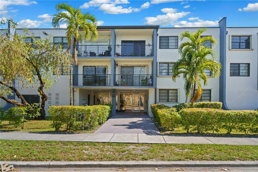 Picture of 30 E 39Th St # 321, Hialeah FL 33013