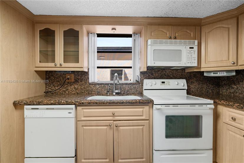 Picture of 30 E 39Th St # 321, Hialeah FL 33013