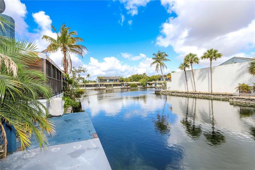 Picture of 16424 Briar Patch Pl, Miami Lakes FL 33014