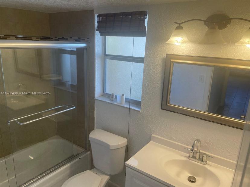 Picture of 8500 Sunrise Lakes Blvd # 106, Sunrise FL 33322