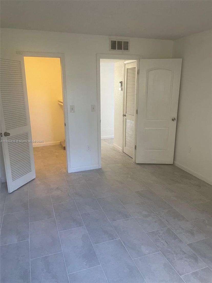 Picture of 8500 Sunrise Lakes Blvd # 106, Sunrise FL 33322