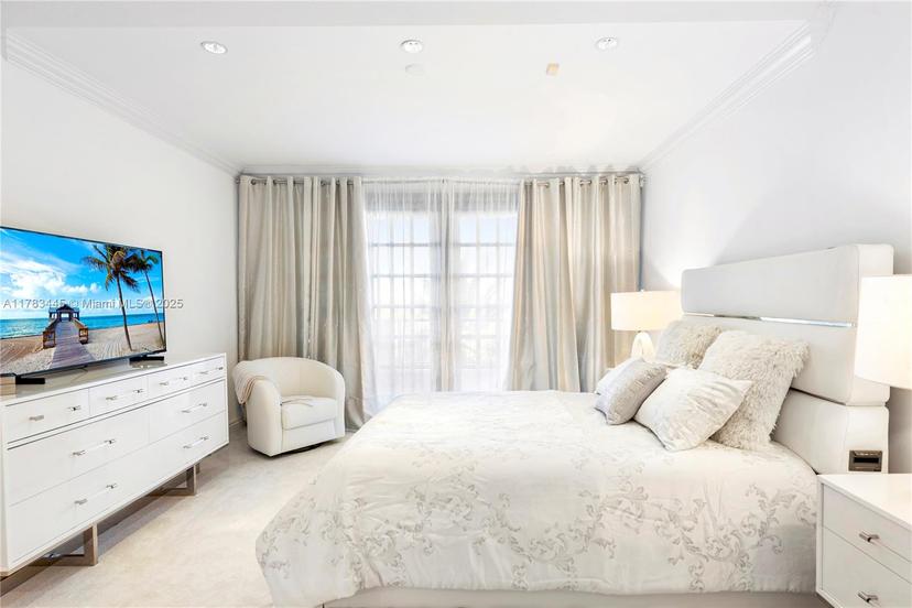 Picture of 7642 Fisher Island Dr # 7642, Fisher Island FL 33109