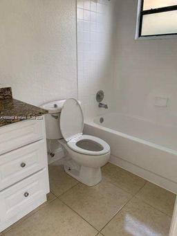 Picture of 1522 Lake Crystal Dr # B, West Palm Beach, FL 33411
