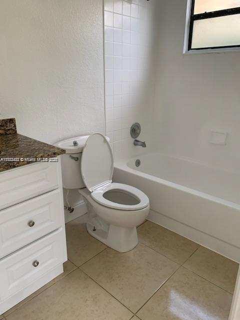 Picture of 1522 Lake Crystal Dr # B, West Palm Beach FL 33411