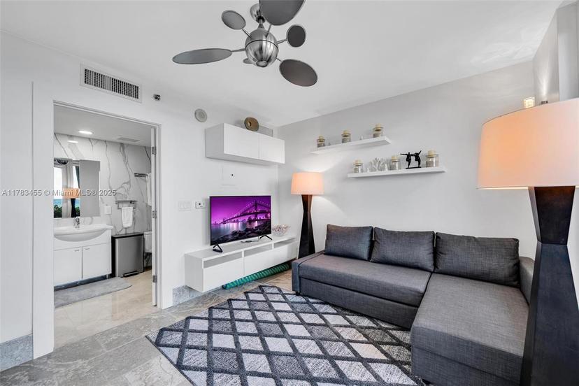 Picture of 1800 S Ocean Dr # 205, Hallandale Beach FL 33009