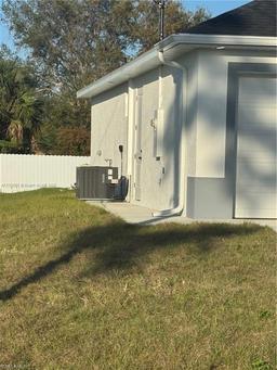 Picture of 3411 13Th St Sw, Lehigh Acres, FL 33976