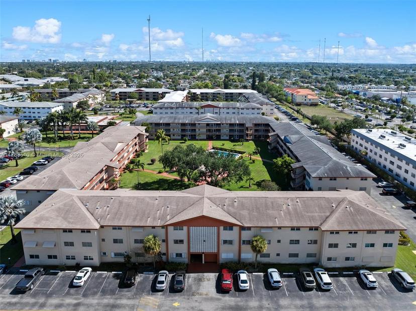 Picture of 5300 Washington St # G323, Hollywood FL 33021