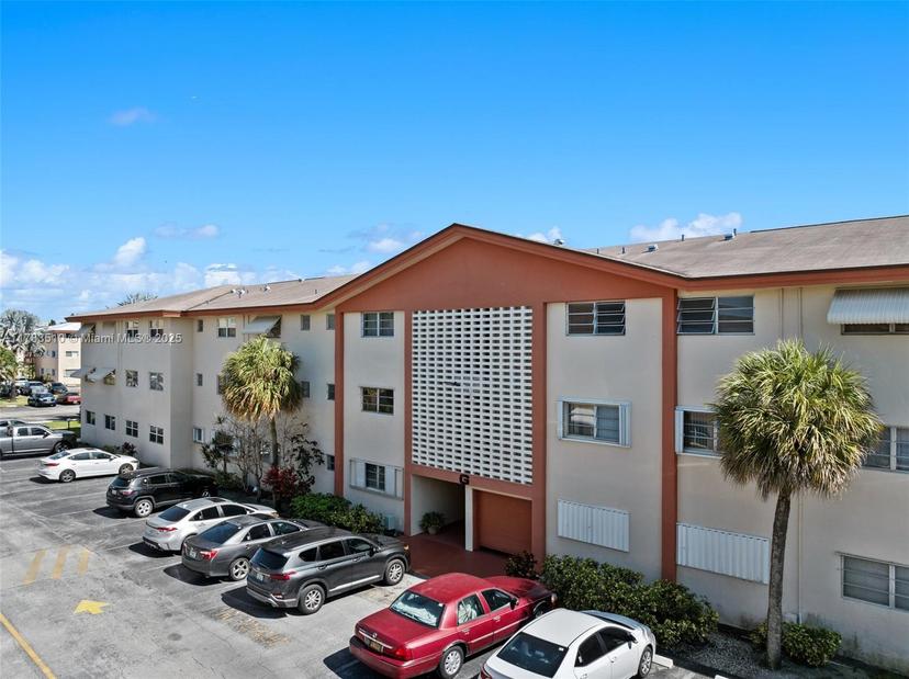 Picture of 5300 Washington St # G323, Hollywood FL 33021