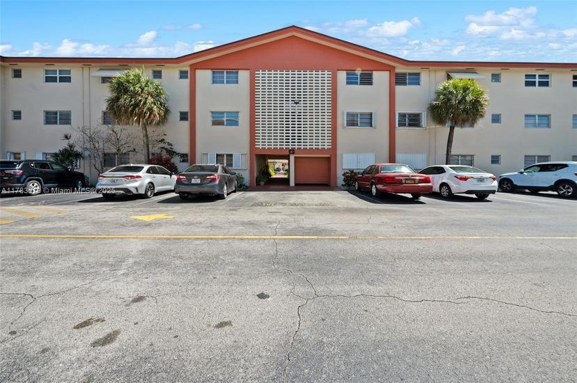 Picture of 5300 Washington St # G323, Hollywood FL 33021