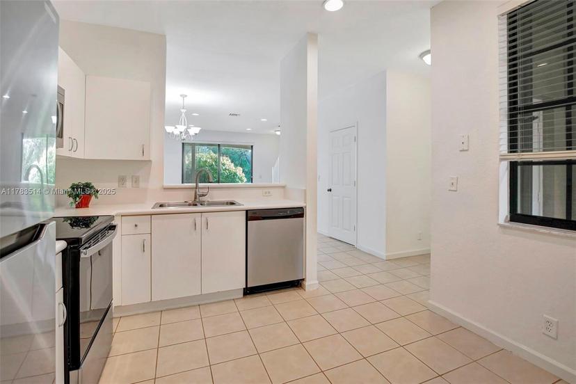 Picture of 3873 Tree Top Dr, Weston FL 33332
