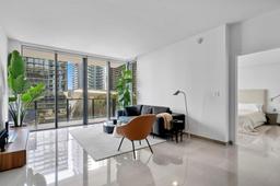 Picture of 88 SW 7Th St # 809, Miami, FL 33130