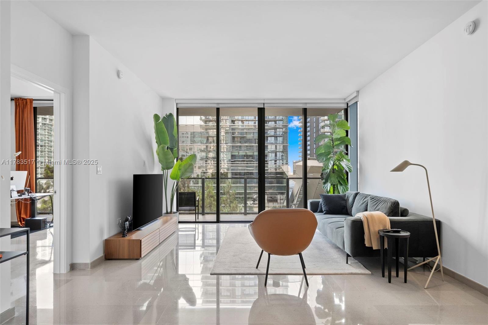 Picture of 88 SW 7Th St # 809, Miami, FL 33130