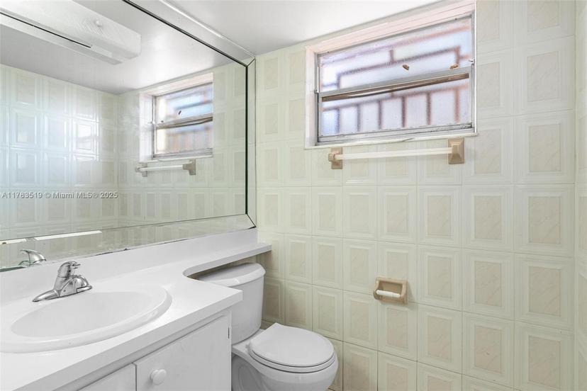 Picture of 1226 SW 104Th Ct, Miami FL 33174