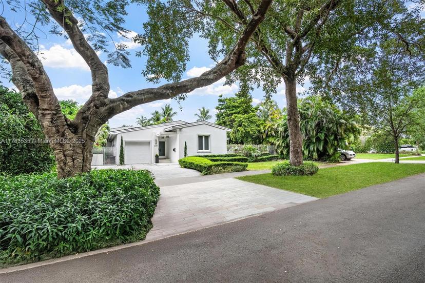 Picture of 537 Marmore Ave, Coral Gables FL 33146